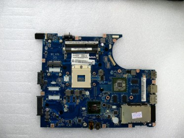 MB BAD - донор Lenovo IdeaPad Y550p, NIWBA L09 (11S168003603Z) LA-5371P REV:1.0, nVidia N10P-GS-A2, 8 ЧИПОВ Samsung K4W1G1646E-HC12