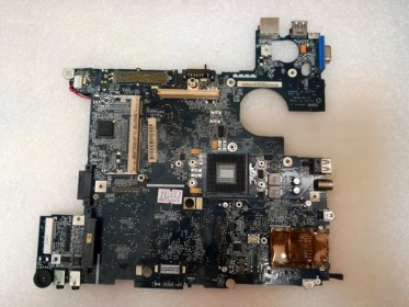 MB BAD - донор Toshiba Satellite M100, Tecra A6 LA-3011P HAQAA LA-3011P (K000038670) LA-3011P REV: 1B, - снято что-то